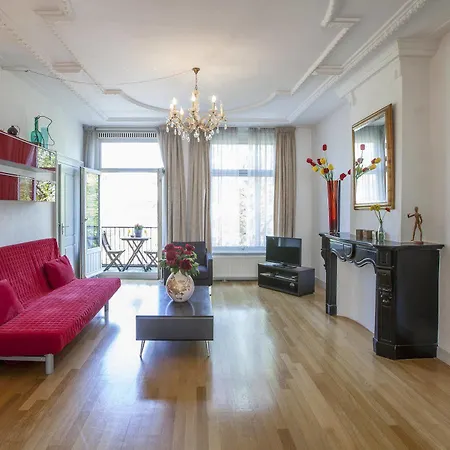 Artis Aquarium Apartment